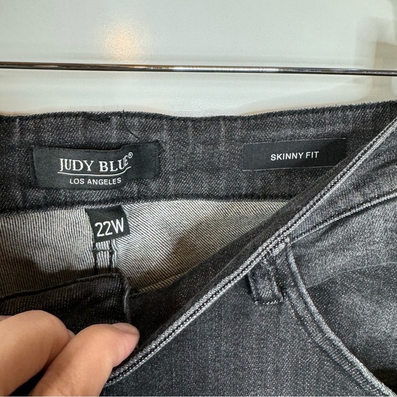 Judy Blue Distressed Skinny Fit Jeans In Washed Black Size 22W - Picture 5 of 6